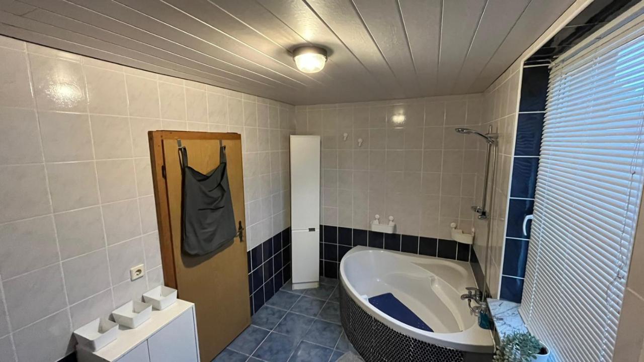 Monteure, Ganzes Haus, Schwarzheide, Haus 1 Apartman Kültér fotó