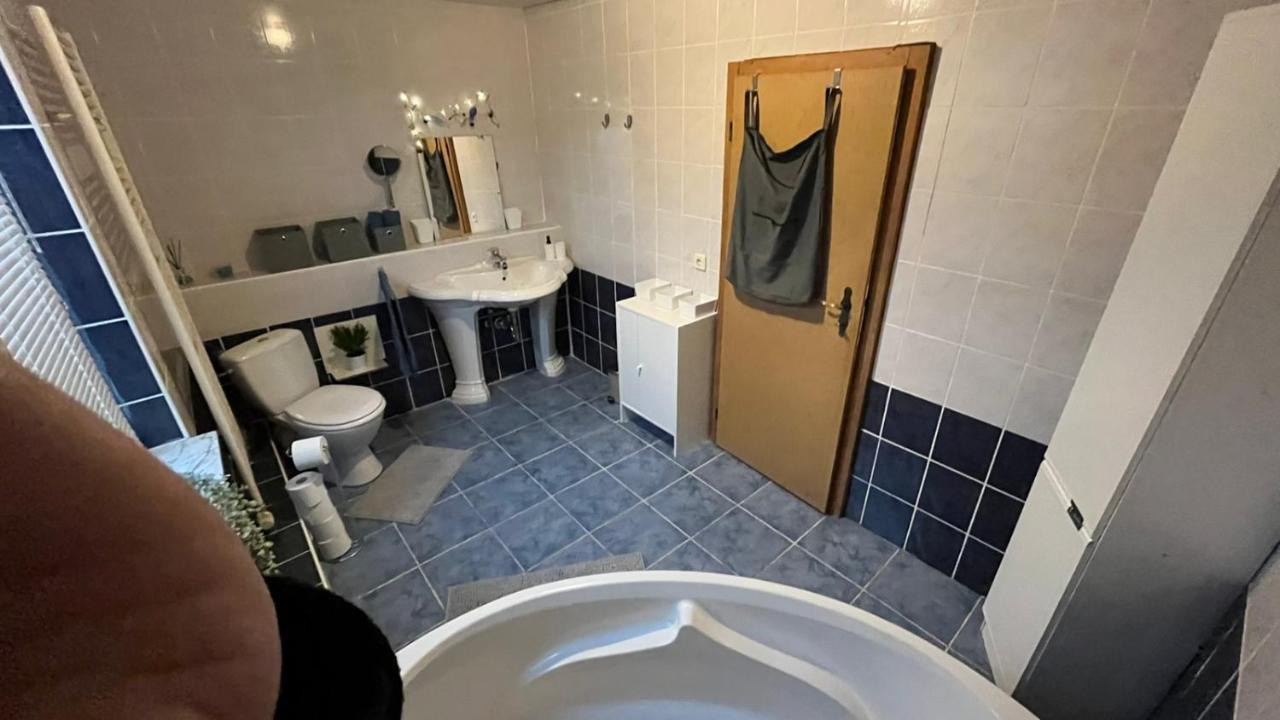 Monteure, Ganzes Haus, Schwarzheide, Haus 1 Apartman Kültér fotó