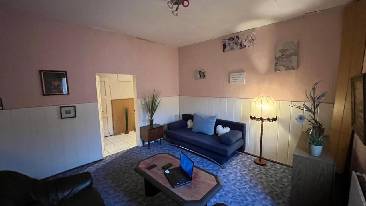 Monteure, Ganzes Haus, Schwarzheide, Haus 1 Apartman Kültér fotó